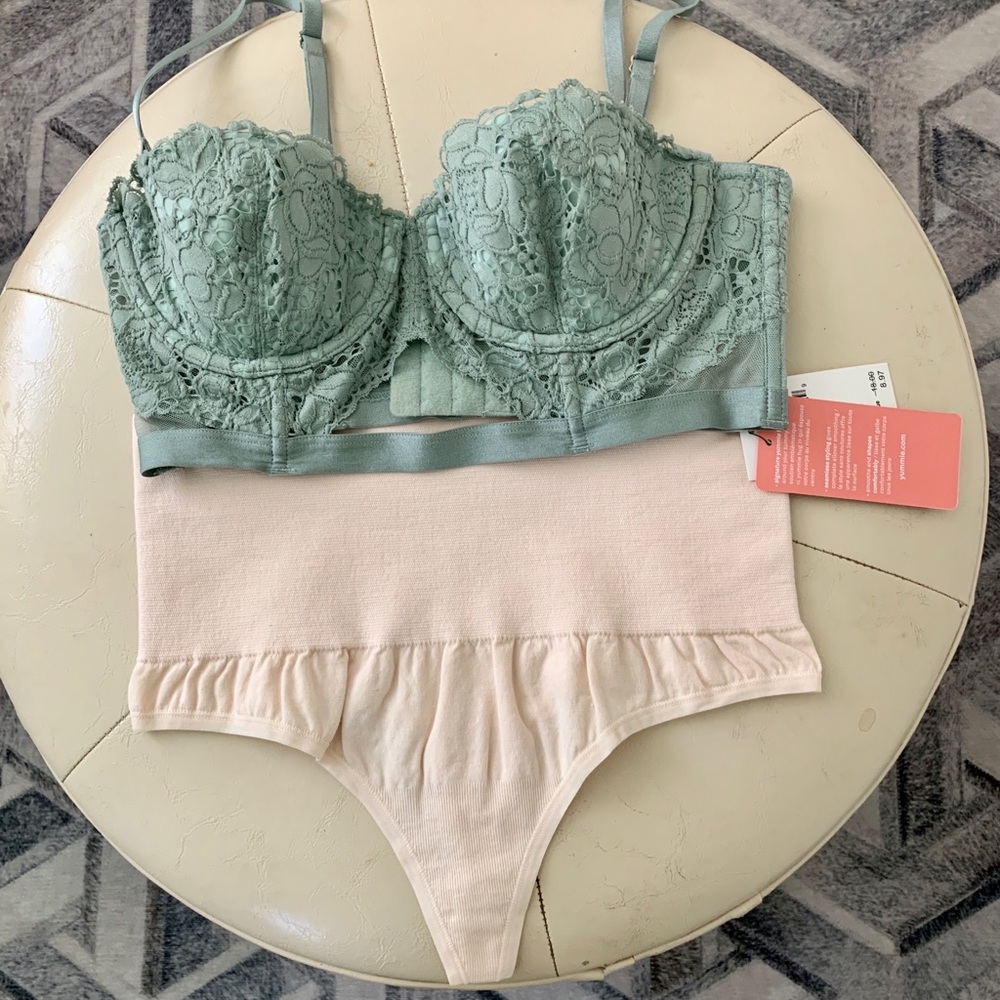 🤍 Sexy, sleek & simple🤍VS Bra and Yummie panties